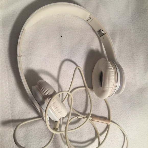White beats - Picture 3 of 4